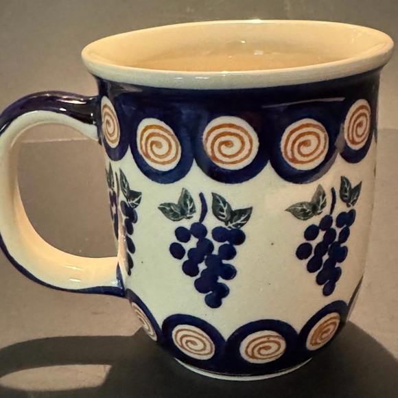 Boleslawiec Polish Pottery Coffee Mug Cup Blueberries Grapes - Picture 2 of 7